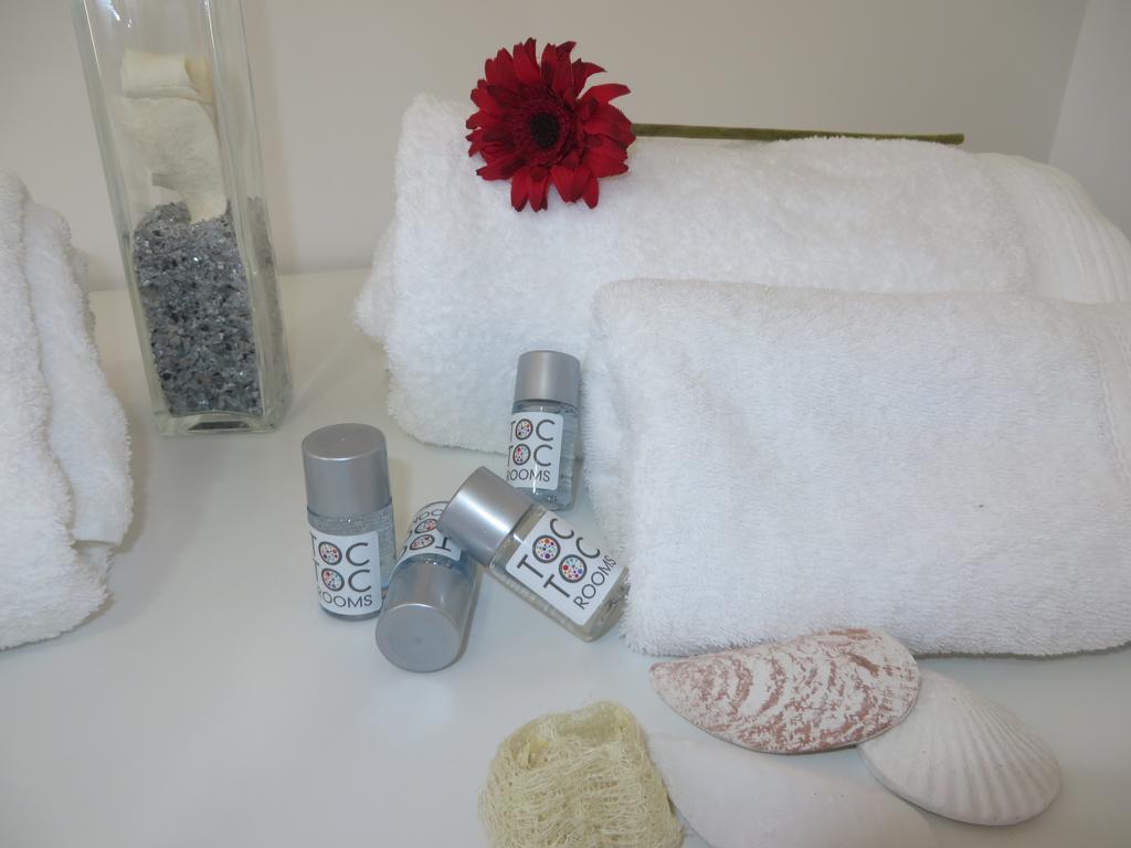 Toctoc Rooms آكورونيا المظهر الخارجي الصورة